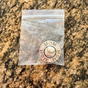 Baseball/softball mom snap button for keychain/lanyard